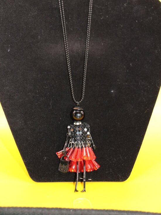 Source Unknown Jewelry - 26" Elegant Black and Red Woman Pendant Necklace